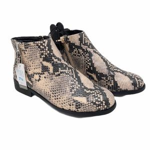 (SH-195) Time And Tru Snakeskin Zipper Boots  7.5